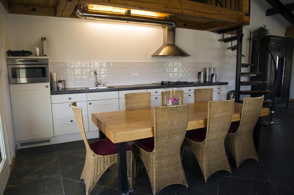 Heeswijk-Dinther Herkenhoek 5 Bedroom Apartment מראה חיצוני תמונה